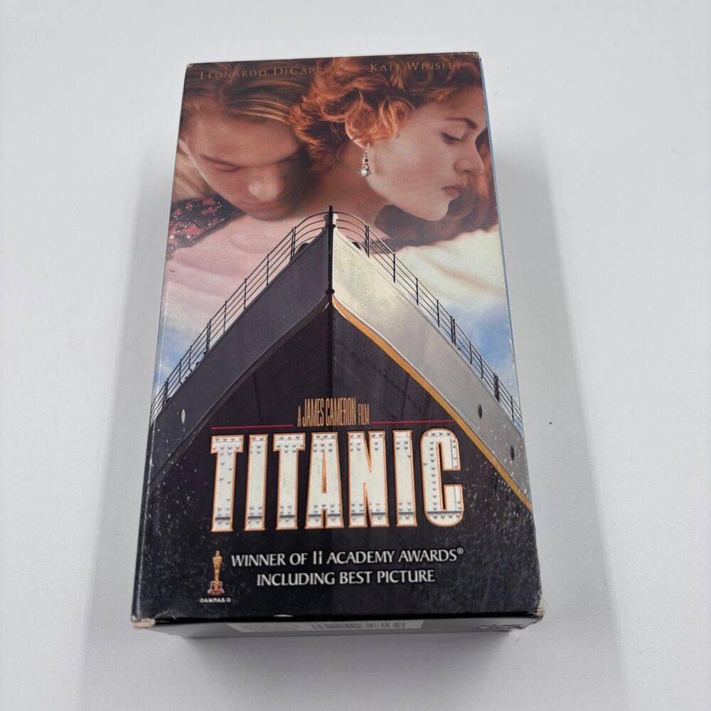 Titanic VHS Tape 1998 2 Tape Box Set Paramount Pictures THX Digitally Remastered